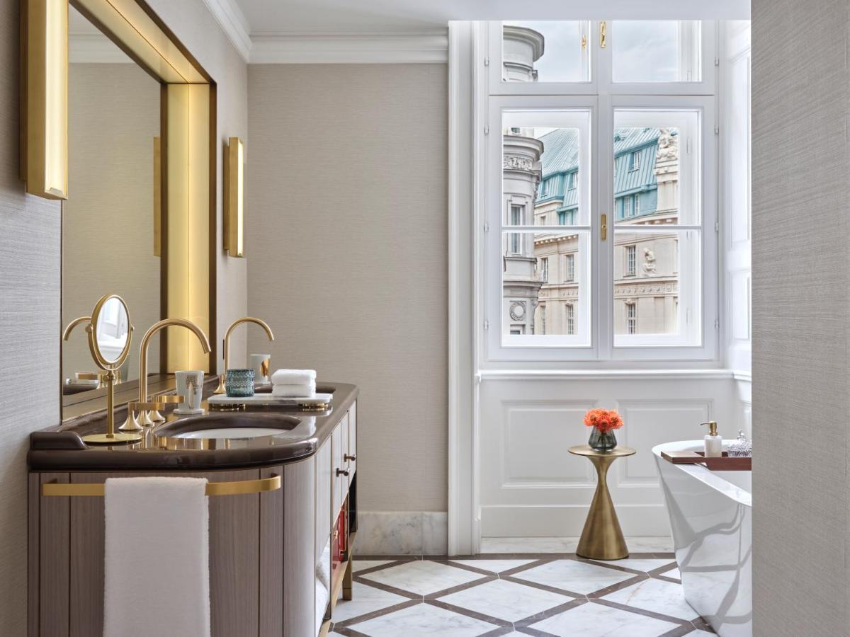 Rosewood Vienna Hotel Exterior photo Bathroom